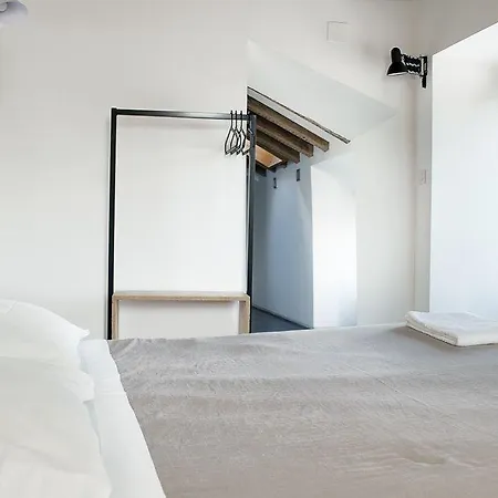 No Limit Bairro Alto Hostal