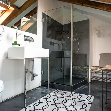 No Limit Bairro Alto Hostal