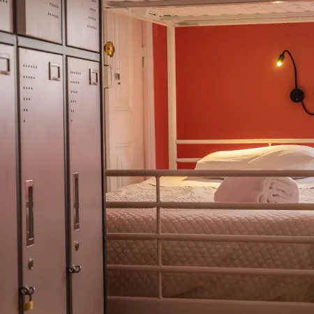 No Limit Bairro Alto Hostal Lisboa