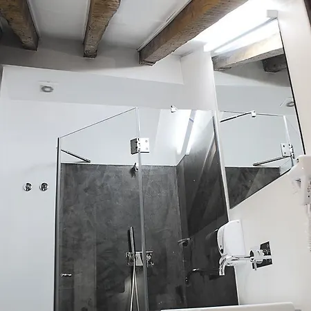 No Limit Bairro Alto 호스텔 리스본