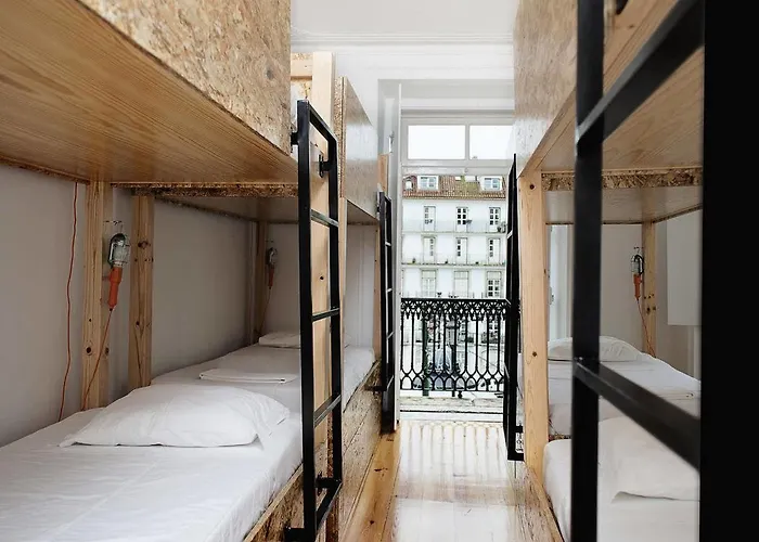 No Limit Bairro Alto Hostal *