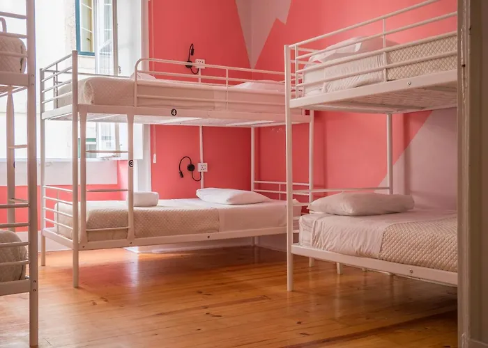 No Limit Bairro Alto Hostal